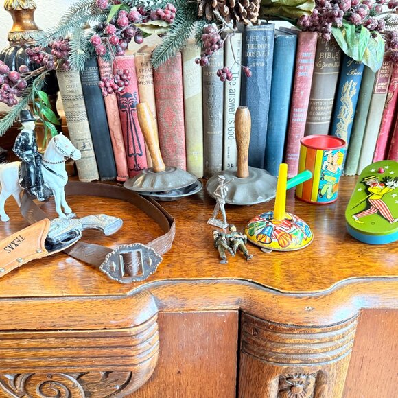 🎄3/$20‼️Vintage TOYsHopalong Cassidy & Horse Topper w/ reins hat Noise makers - Picture 12 of 17